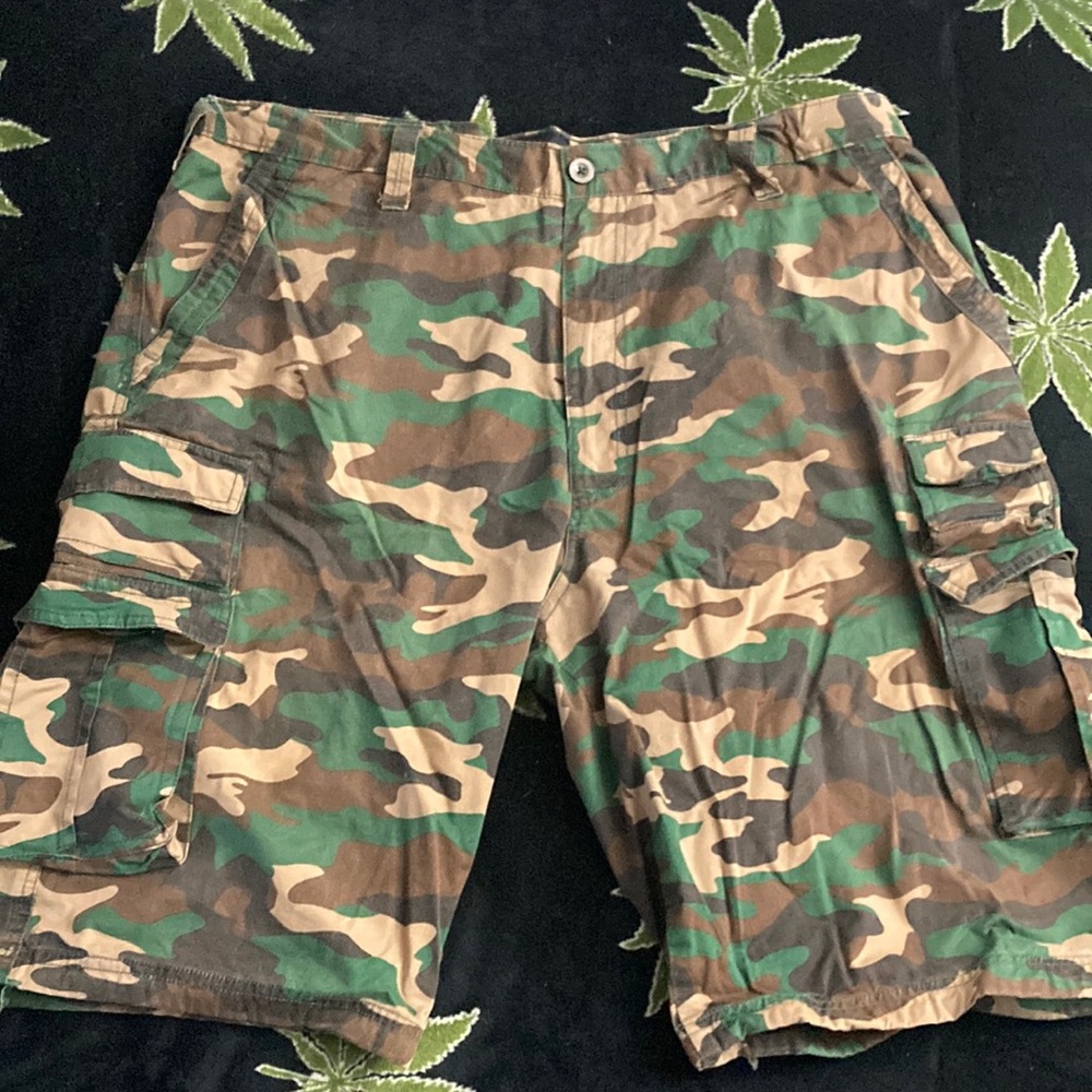 military cargo shorts